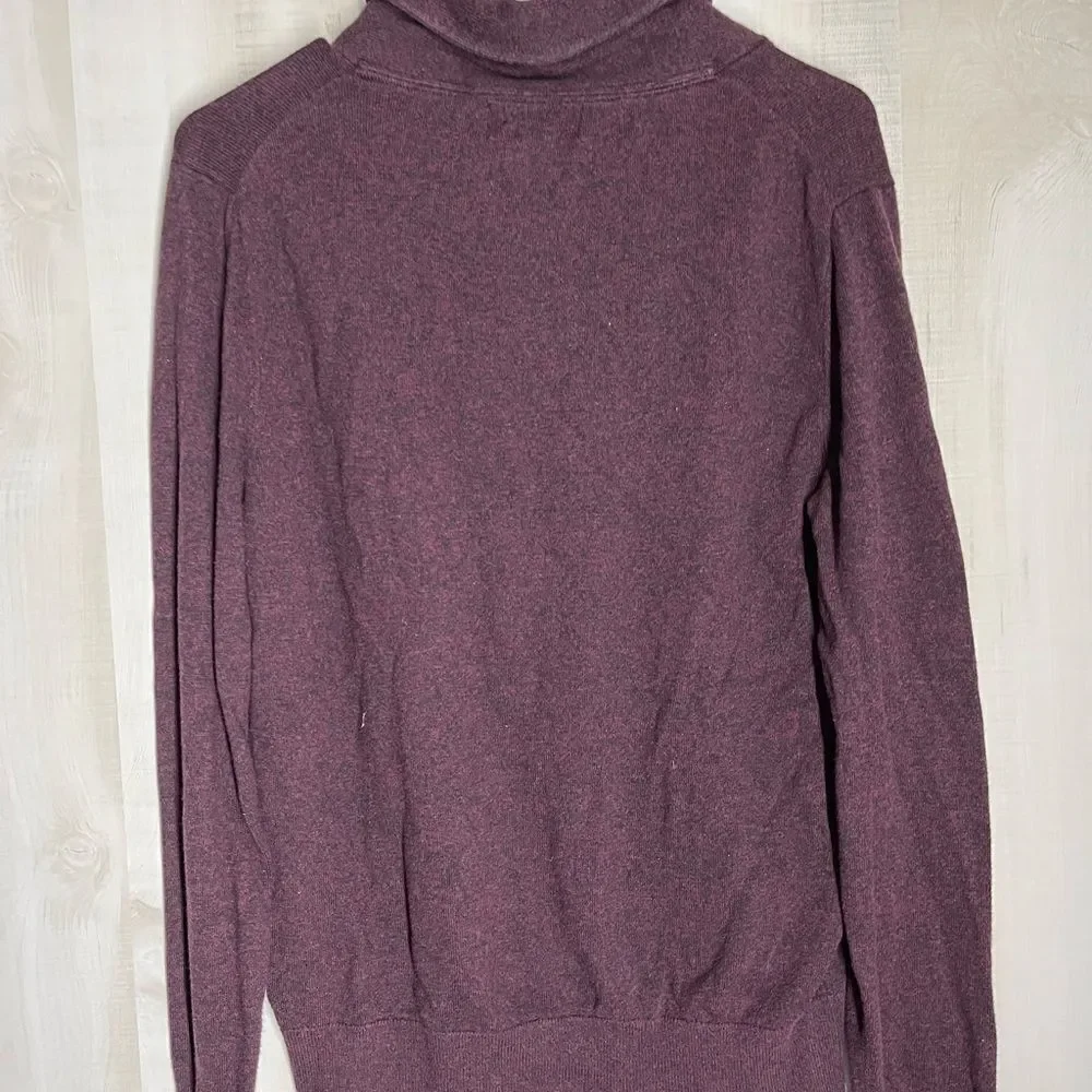Banana Republic‎ long sleeve pullover purple 1/4 zip sweater, size. Medium